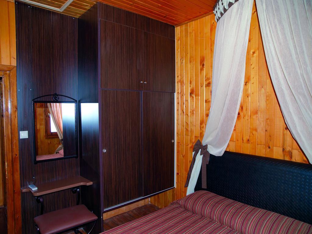 Appartement Wooden Nest à Akhladherí Extérieur photo